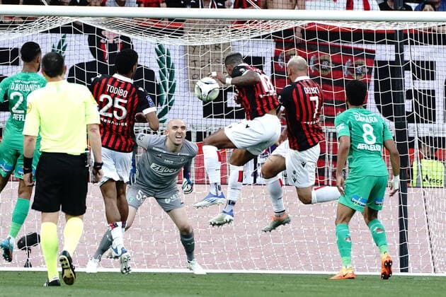 Paul Bernardoni (AS Saint Etienne) - Mario Lemina (OGC Nice) FOOTBALL : OGC Nice vs AS Saint Etienne - Ligue 1 Uber Eats - Nice - 11 05 2022 NorbertScanella Panoramic 