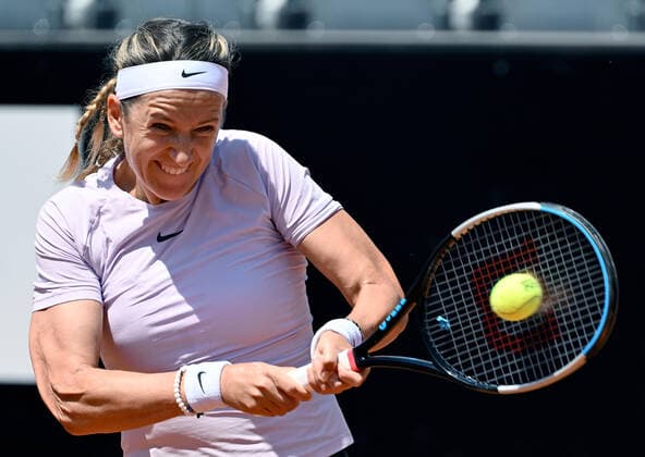 May 12, 2022, ROME: Victoria Azarenka of Belarus in action against Iga Swiatek of Poland during their women s singles third round match at the Italian Open tennis tournament in Rome, Italy, 12 May 2022. ANSA ETTORE FERRARI ROME - ZUMAa110 20220512_zaf_a110_030 Copyright: xEttorexFerrarix