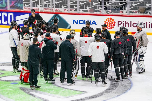 13.05.2022, Helsinki, Helsinki Ice Hall, Ice hockey, Eishockey World Championship, WM, Weltmeisterschaft 2022, Canada free practice: Team Canada during the last practice before the WC start Helsinki Helsinki Ice Hall Uusimaa Finland Copyright: xJustPictures.ch JarixPestelaccix
