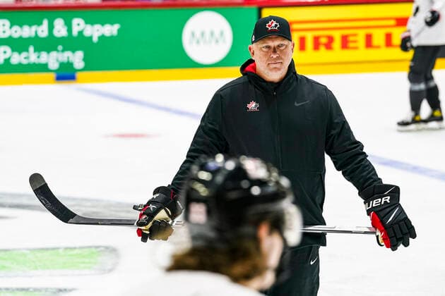 13.05.2022, Helsinki, Helsinki Ice Hall, Ice hockey, Eishockey World Championship, WM, Weltmeisterschaft 2022, Canada free practice: assistant coach Andre Tourigny (Canada) Helsinki Helsinki Ice Hall Uusimaa Finland Copyright: xJustPictures.ch JarixPestelaccix