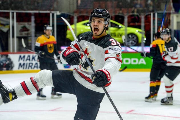 13.05.2022, Helsinki, Helsinki Ice Hall, Ice hockey, Eishockey World Championship, WM, Weltmeisterschaft 2022: Germany - Canada, 34 Cole Sillinger (Canada) celebrate his 1:0 goal Helsinki Helsinki Ice Hall Uusimaa Finland Copyright: xJustPictures.ch AndreaxBrancax