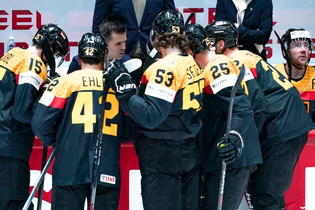 HELSINKI, FINLAND - MAY 13: Team Germany timeout during the 2022 IIHF Ice hockey, Eishockey World Championship, WM, Weltmeisterschaft match between Germany and Canada at Helsinki Ice Hall on May 13, 2022 in Helsinki, Finland. Helsinki Helsinki Ice Hall Uusimaa Finland Copyright: xJustPictures.ch JarixPestelaccix