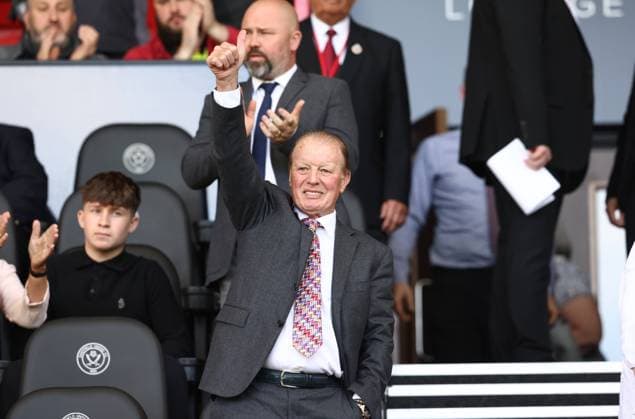 Fußball, Trainerhistorie Sheffield United von 1889 bis heute Sheffield, England, 14th May 2022. Former manager Dave Bassett in the directors box during the Sky Bet Championship match at Bramall Lane, Sheffield. Picture credit should read: Darren Staples Sportimage EDITORIAL USE ONLY. No use with unauthorised audio, video, data, fixture lists, club league logos or live services. Online in-match use limited to 120 images, no video emulation. No use in betting, games or single club league player publications. SPI-1695-0032