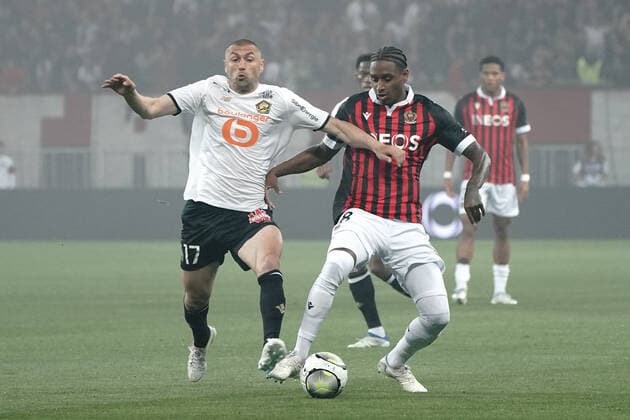 Pablo Rosario (OGC Nice) - Burak Ylmaz (Lille) FOOTBALL : OGC Nice vs Lille - Ligue 1 Uber Eats - Nice - 14 05 2022 NorbertScanella Panoramic 