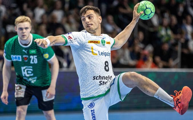 Berlin, 14.05.2022, Handball: Bundesliga, Fuechse Berlin - SC DHfK Leipzig, 30. Spieltag, Max-Schmeling-Halle. Lucas Krzikalla von SC DHfK Leipzig wirft den Ball auf das Tor. Fuechse Berlin - SC DHfK Leipzig