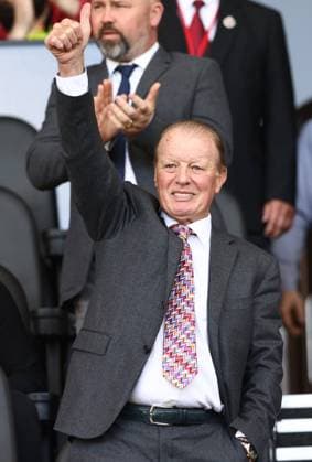 Fußball, Trainerhistorie Crystal Palace von 1905 bis heute Sheffield, England, 14th May 2022. Former Sheffield United manager Dave Bassett in the directors box before the Sky Bet Championship match at Bramall Lane, Sheffield. Picture credit should read: Darren Staples Sportimage EDITORIAL USE ONLY. No use with unauthorised audio, video, data, fixture lists, club league logos or live services. Online in-match use limited to 120 images, no video emulation. No use in betting, games or single club league player publications. SPI-1695-0085
