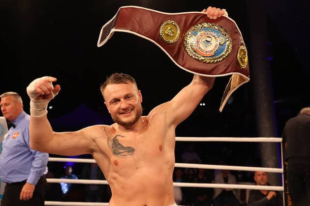 Bilder des Jahres 2022, Sport 05 Mai Sport Themen der Woche KW19 Sport Bilder des Tages Boxen: SES-Boxgala, Magdeburg, 14.05.2022 WBO European Championship, EM, Europameisterschaft Adam Deines (GER) - Norbert Dabrowski (POL) *** Boxing SES Boxgala, Magdeburg, 14 05 2022 WBO European Championship Adam Deines GER Norbert Dabrowski POL