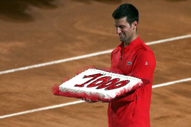 Bilder des Jahres 2022, Sport 05 Mai Sport Themen der Woche KW19 ROME, ITALY - 14.05.2022: Cake for 1000 victory for NOVAK DJOKOVIC (SRB) at end of the single men semifinal match in the Internazionali BNL D Italia at Foro Italico in Rome, Italy on May 13, 2022.  Copyright: xMarcoxIacobuccix xipa-agency.netx xMarcoxIacobuccix 0