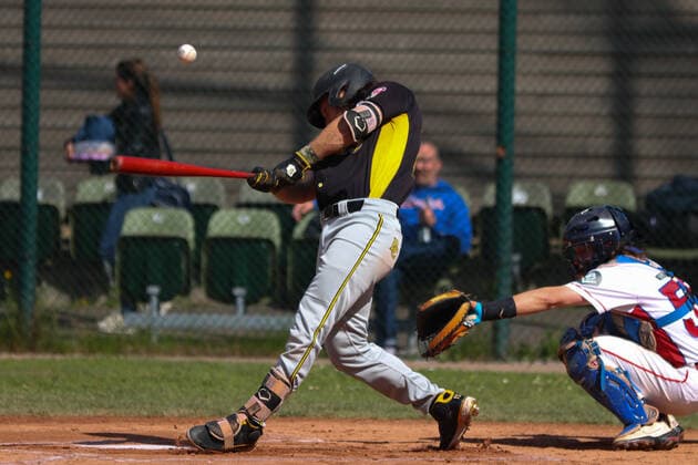 Baseballl I Herren I Saison 2021 22 I 1.Bundesliga Nord I 11 Spieltag I Hamburg Stealers - Bonn Capitals I 14.05.2022 Wilson Lee (21, Bonn Capitals) Sebastian Koch (55, Hamburg Stealers) Hamburg Baseballanlage Langenhorst Hamburg Deutschland