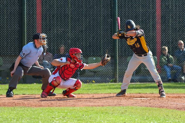 Baseballl I Herren I Saison 2021 22 I 1.Bundesliga Nord I 11 Spieltag I Hamburg Stealers - Bonn Capitals I 14.05.2022 Sebastian Koch (55, Hamburg Stealers) Daniel Lamb-Hunt (15, Bonn Capitals) Hamburg Baseballanlage Langenhorst Hamburg Deutschland