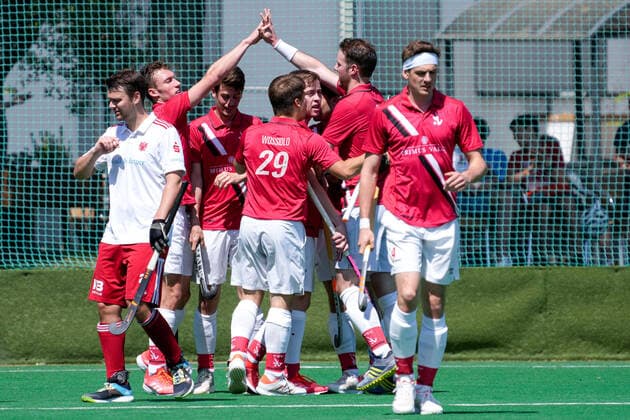 Spieler vom TSV Mannheim Hockey jubeln über das Tor zum 1:0, Jubel, Torjubel, Torerfolg, celebrate the goal, goal, celebration, Jubel ueber das Tor, optimistisch, Spielszene, Highlight, Action, Aktion, 15.05.2022, Mannheim (Deutschland), Hockey, 1. Bundesliga, Herren, TSV Mannheim - Nürnberger HTC