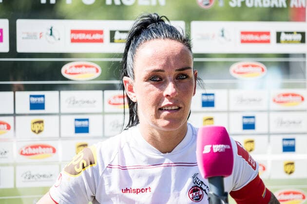 FLYERALARM. Frauen Fussball Bundesliga, 1. FC Koeln - SC Freiburg; 15.05.2022 Peggy Kuznik ( 21, 1. FC Koeln) im Magenta Interview FLYERALARM Frauen Fussball Bundesliga, 1. FC Koeln - SC Freiburg, Koeln, Geissbockheim DFB REGULATIONS PROHIBIT ANY USE OF PHOTOGRAPHS AS IMAGE SEQUENCES AND OR QUASI-VIDEO. Copyright: xBEAUTIFULxSPORTS Wunderlx