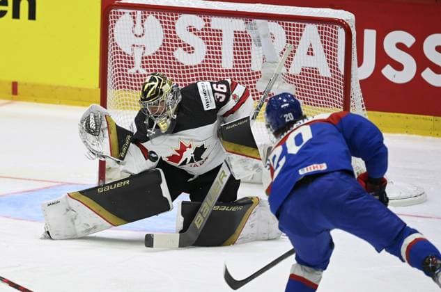 Goalkeeper Logan Thompson of Canada and Juraj Slafkovsky of Slovakia during the 2022 IIHF Ice hockey, Eishockey World Championships preliminary round group A match between Slovakia and Canada in Helsinki on May 16, 2022. Helsinki Finland LKFTJK20220516162819JJIL  Copyright: xAnttixAimo-Koivistox