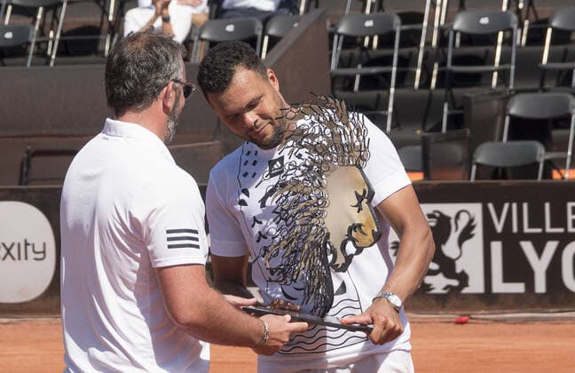 Bilder des Jahres 2022, Sport 05 Mai Sport Themen der Woche KW20 Sport Bilder des Tages Les adieux de Jo-Wilfried TSONGA (FRA) - Open Parc, Lyon 16 05 2022 - TENNIS : Adieu de Jo-Wilfried TSONGA - Open Parc - Lyon - 16 05 2022 SandrineThesillat Panoramic 