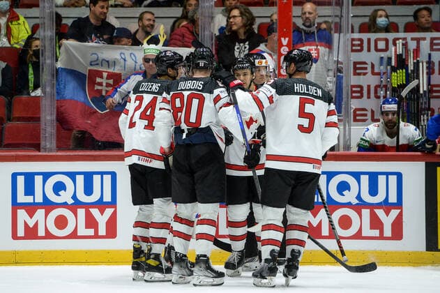 16.05.2022, Helsinki, Helsinki Ice Hall, 2022 IIHF Ice hockey, Eishockey World Championship, WM, Weltmeisterschaft Slovakia - Canada, Canada celebrate the 1:5 goal Helsinki Helsinki Ice Hall Uusimaa Finland Copyright: xJustPictures.ch AndreaxBrancax