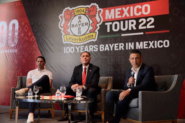 Bayer Leverkusen V. Club Toluca Football Match press conference, PK, Pressekonferenz MEXICO CITY, MEXICO - MAY 16, 2022: Gerardo Seoane, Coach of Germany football team Bayer Leverkusen and Ignacio Ambriz, coach of Club Toluca F.C during Bayer Leverkusen V. Club Toluca F.C football match press conference as part of Mexico Tour 22 at St Regis Hotel. On May 16, 2022 in Mexico City, Mexico. (Photo by Carlos Tischler Eyepix Group) Copyright: xCarlosxTischlerx xEyepixxGroupx EYEPIX_CT_16052022_65492