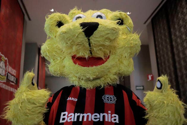 Bayer Leverkusen V. Club Toluca Football Match press conference, PK, Pressekonferenz MEXICO CITY, MEXICO - MAY 16, 2022: Mascot Brian of Bayer Leverkusen during Bayer Leverkusen V. Club Toluca F.C football match press conference as part of the occasion of the celebrations of the 100 years of Bayer pharmaceuticals in Mexico at St Regis Hotel. On May 16, 2022 in Mexico City, Mexico. (Photo by Gerardo Vieyra Eyepix Group) Copyright: xGerardoxVieyrax xEyepixxGroupx EYEPIX_GV_16052022_65512