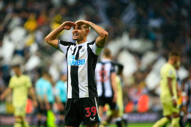 Sport Themen der Woche KW20 Sport Bilder des Tages NEWCASTLE UPON TYNE, ENGLAND - MAY 16: Newcastle United midfielder Bruno Guimaraes celebrates after Newcastle United win 2-0 in the Premier League match between Newcastle United and Arsenal at St. James Park on May 16, 2022 in Newcastle upon Tyne, United Kingdom. SPO, SOC, FOC 