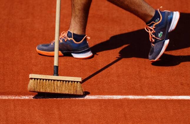 Mandatory Credit: Photo by Javier Garcia Shutterstock (12942464bp) The court is swept French Open Tennis, Tuesday Previews, Roland Garros, Paris, France - 17 May 2022 French Open Tennis, Tuesday Previews, Roland Garros, Paris, France - 17 May 2022  Copyright: xJavierxGarcia Shutterstockx 12942464bp