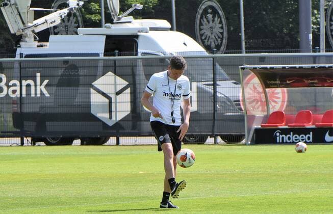 17.05.2022 Frankfurt am Main, Deutsche Bank Park Fussball, 1. Bundesliga, Saison 2021 2022 Eintracht Frankfurt Training vor dem Finale Trainer Oliver Glasner (Eintracht Frankfurt) emspor, DFL regulations prohibit any use of photographs as image sequences and or quasi-video