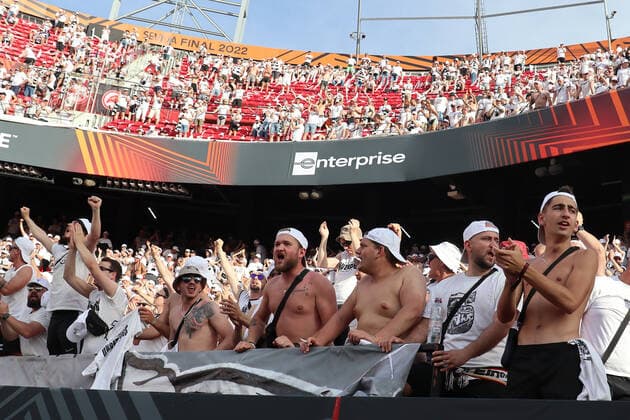 Fans von Eintracht Frankfurt - Sevilla 18.05.2022: Eintracht Frankfurt vs. Glasgow Rangers, UEFA Europa League Finale, Ramon Sanchez Pizjuan Stadion Sevilla