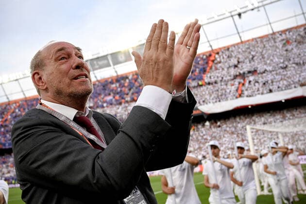 Sevilla, Estadio Ramon Sanchez Pizjuan, 18.05.22, ESP, Herren, UEFA Europa League Finale, Saison 2021-2022, Eintracht Frankfurt - Glasgow Rangers Bild: Praesident Peter Fischer (Frankfurt) Nur fuer journalistische Zwecke! Only for editorial use! Gemaess den Vorgaben der UEFA ist es untersagt, in dem Stadion und oder vom Spiel angefertigte Fotoaufnahmen in Form von Sequenzbildern und oder videoaehnlichen Fotostrecken zu verwerten bzw. verwerten zu lassen. UEFA regulations prohibit any use of photographs as image sequences and or quasi-video. Andalusien Spanien