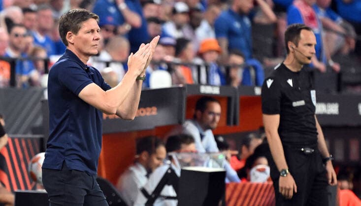 18.05.2022, xjhx, Fussball UEFA Europa League Finale 2022, Eintracht Frankfurt - Glasgow Rangers emspor, v.l. Trainer Oliver Glasner (Eintracht Frankfurt) zautz gestikuliert gibt Anweisungen (DFL DFB REGULATIONS PROHIBIT ANY USE OF PHOTOGRAPHS as IMAGE SEQUENCES and or QUASI-VIDEO) Sevilla