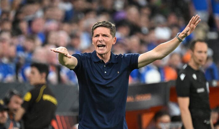 18.05.2022, xjhx, Fussball UEFA Europa League Finale 2022, Eintracht Frankfurt - Glasgow Rangers emspor, v.l. Trainer Oliver Glasner (Eintracht Frankfurt) zautz gestikuliert gibt Anweisungen (DFL DFB REGULATIONS PROHIBIT ANY USE OF PHOTOGRAPHS as IMAGE SEQUENCES and or QUASI-VIDEO) Sevilla