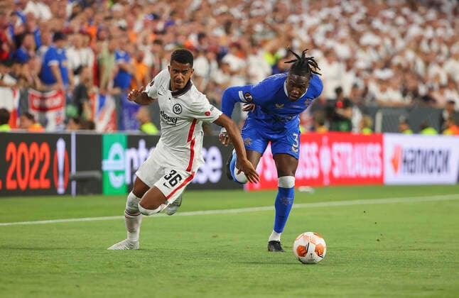 18.05.2022, Fussball UEFA Europa League Finale in Sevilla, Eintracht Frankfurt - Glasgow Rangers FC, emonline, emspor, v.l., Ansgar Knauff (Eintracht Frankfurt), Calvin Bassey (Glasgow Rangers FC) DFL DFB REGULATIONS PROHIBIT ANY USE OF PHOTOGRAPHS AS IMAGE SEQUENCES AND OR QUASI-VIDEO. xdcx Copyright: HMBxMedia