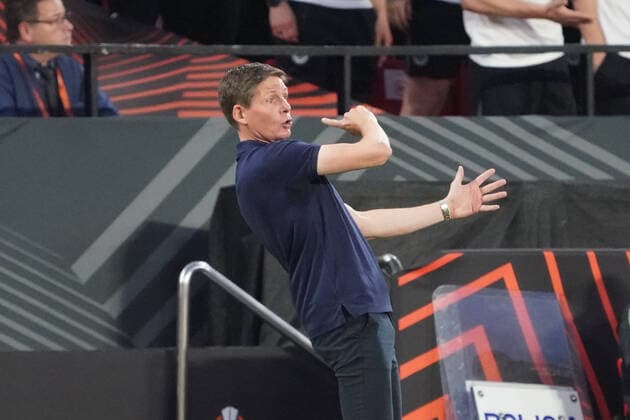 Trainer Oliver Glasner (Eintracht Frankfurt) regt sich auf - Sevilla 18.05.2022: Eintracht Frankfurt vs. Glasgow Rangers, UEFA Europa League Finale, Ramon Sanchez Pizjuan Stadion Sevilla