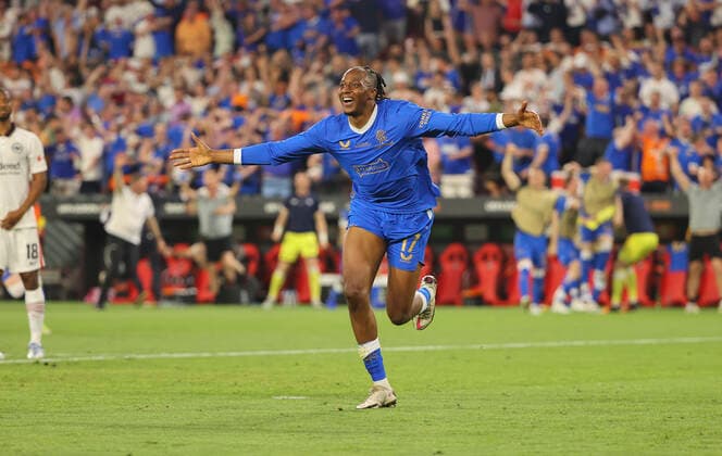 Sport Bilder des Tages 18.05.2022, Fussball UEFA Europa League Finale in Sevilla, Eintracht Frankfurt - Glasgow Rangers FC, emonline, emspor, v.l., Torjubel zum 0:1 durch Joa Aribo (Glasgow Rangers FC), Goal celebration, celebrate the goal DFL DFB REGULATIONS PROHIBIT ANY USE OF PHOTOGRAPHS AS IMAGE SEQUENCES AND OR QUASI-VIDEO. xdcx Copyright: HMBxMedia
