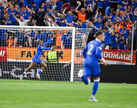 18.05.2022, xpsx, Fussball UEFA Europa League Finale 2022, Eintracht Frankfurt - Glasgow Rangers v.l. celebrate the goal, Torjubel zum 0:1 Torschütze Joe Aribo (Glasgow Rangers) (DFL DFB REGULATIONS PROHIBIT ANY USE OF PHOTOGRAPHS as IMAGE SEQUENCES and or QUASI-VIDEO) emspor Sevilla
