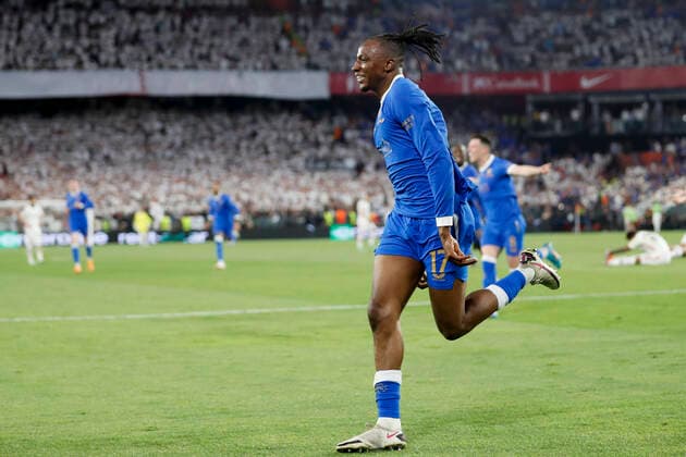 Eintracht Frankfurt v Rangers UEFA Europa League Joe Aribo of Rangers celebrates scoring his sides 1st goal during the UEFA Europa League Final between Eintracht Frankfurt and Rangers at Ramon Sanchez Pizjuan Stadium, Seville Content Not Available For UK Newspapers Copyright: xPaulxChestertonx FIL-16924-0087 UK Newspapers OUT