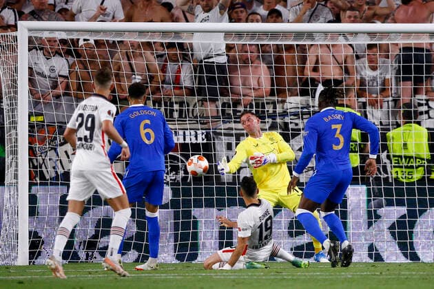 Eintracht Frankfurt v Rangers UEFA Europa League Rafael Santos Borre of Eintracht Frankfurt scores his sides 1st goal during the UEFA Europa League Final between Eintracht Frankfurt and Rangers at Ramon Sanchez Pizjuan Stadium, Seville Content Not Available For UK Newspapers Copyright: xPaulxChestertonx FIL-16924-0104 UK Newspapers OUT