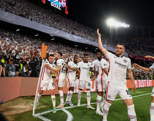 18.05.2022, xpsx, Fussball UEFA Europa League Finale 2022, Eintracht Frankfurt - Glasgow Rangers v.l. celebrate the goal, Torjubel zum 1:1Torschütze Rafael Borre (Eintracht Frankfurt) (DFL DFB REGULATIONS PROHIBIT ANY USE OF PHOTOGRAPHS as IMAGE SEQUENCES and or QUASI-VIDEO) emspor Sevilla