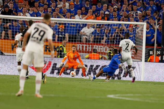 May 18, 2022, Seville, Spain: JOE ARIBO scores for 0-1 during the UEFA Europa League Final soccer match between Eintracht Frankfurt and Rangers FC at the Ramon Sanchez Pizjuan Stadium Seville Spain - ZUMAa142 20220518_zap_a142_028 Copyright: xDanielxGonzalezxAcunax