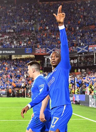 18.05.2022, xfux, Fussball UEFA Europa League Finale 2022, Eintracht Frankfurt - Glasgow Rangers, emonline, emspor, v.l. Torjubel nach dem Tor zum celebrating the goal celebrate 0:1 durch Joe Aribo (Glasgow Rangers) (DFL DFB REGULATIONS PROHIBIT ANY USE OF PHOTOGRAPHS as IMAGE SEQUENCES and or QUASI-VIDEO) Sevilla