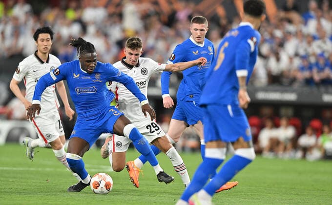 18.05.2022, xfux, Fussball UEFA Europa League Finale 2022, Eintracht Frankfurt - Glasgow Rangers, emonline, emspor, v.l. Calvin Bassey (Glasgow Rangers) Jesper Lindström Lindstroem (Eintracht Frankfurt) Zweikampf, Aktion, action, battle for the ball (DFL DFB REGULATIONS PROHIBIT ANY USE OF PHOTOGRAPHS as IMAGE SEQUENCES and or QUASI-VIDEO) Sevilla