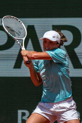Iga Swiatek (POL), entrainement - Roland Garros TENNIS : Roland-Garros 2022 - Internationaux de France - Qualifications - 18 05 2022 LiaMancini Panoramic 