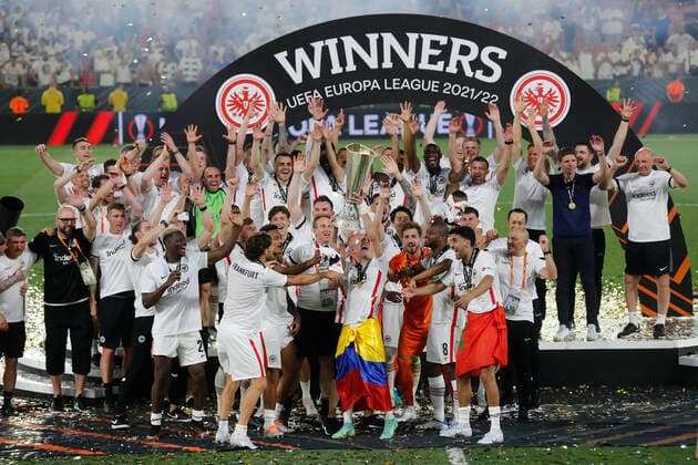 Eintracht Frankfurt v Rangers UEFA Europa League Sebastian Rode of Eintracht Frankfurt lifts the trophy at the end of the UEFA Europa League Final between Eintracht Frankfurt and Rangers at Ramon Sanchez Pizjuan Stadium, Seville Content Not Available For UK Newspapers Copyright: xPaulxChestertonx FIL-16924-0142 UK Newspapers OUT