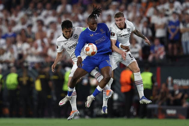 Joe Aribo (Rangers FC) and Makoto Hasebe (Eintracht Frankfurt) battle for the ball during UEFA Europa League 2022 Final - Eintracht vs Rangers, football Europa League match in Seville, Spain, May 18 2022  Copyright: xFrancescoxScaccianocex xipa-agenx xx 0