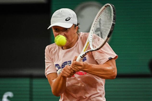 May 19, 2022, Paris, France, France: Iga SWIATEK of Poland during a training session of Roland-Garros 2022, French Open 2022, Grand Slam tennis tournament at the Roland-Garros stadium on May 19, 2022 in Paris, France. Paris France - ZUMAm308 20220519_zsp_m308_013 Copyright: xMatthieuxMirvillex