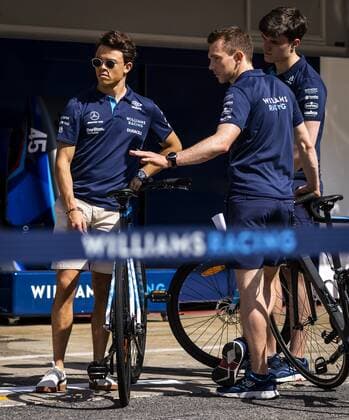 2022-05-19 10:51:07 BARCELONA - Driver Nyck de Vries of the Williams team explores the course ahead of the Spanish Grand Prix. The 27-year-old Dutchman drives for the first time in Formula 1 during the first free practice. REMKO DE WAAL netherlands out - belgium out Barcelona xVIxxIVx
