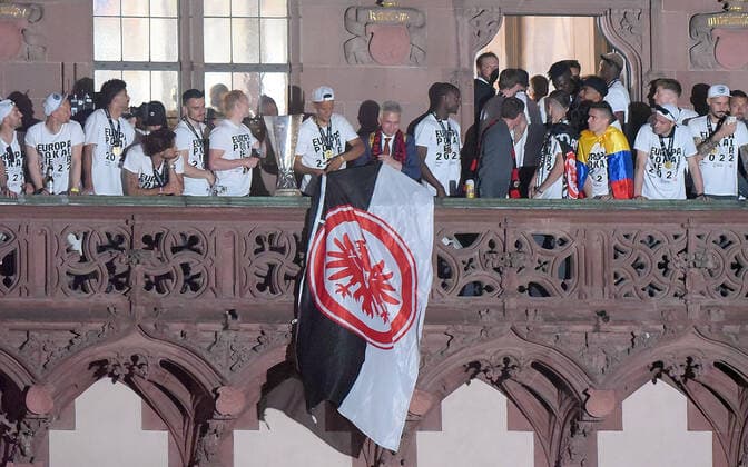 19.05.2022, xhbx, Fussball UEFA Europa League, Eintracht Frankfurt - empfang am Römer emspor, v.l. Mannschaft, Spieler von Eintracht Frankfurt (DFL DFB REGULATIONS PROHIBIT ANY USE OF PHOTOGRAPHS as IMAGE SEQUENCES and or QUASI-VIDEO) Frankfurt am Main