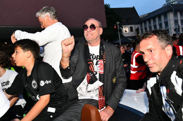 19.05.2022, xfux, Fussball UEFA Europa League, Eintracht Frankfurt - empfang am Römer emspor, v.l. Praesident Peter Fischer (Eintracht Frankfurt) (DFL DFB REGULATIONS PROHIBIT ANY USE OF PHOTOGRAPHS as IMAGE SEQUENCES and or QUASI-VIDEO) Frankfurt am Main