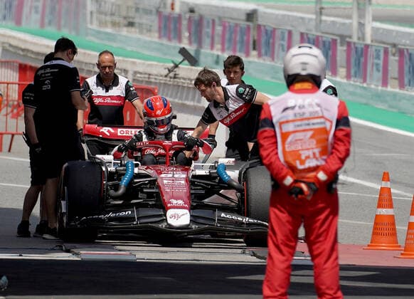 F1 Pirelli Grand Prix von Spanien 2022 20.05.2022, Circuit de Catalunya, Barcelona, F1 Pirelli Grand Prix von Spanien 2022 , im Bild Robert Kubica (POL), Alfa Romeo Racing Orlen