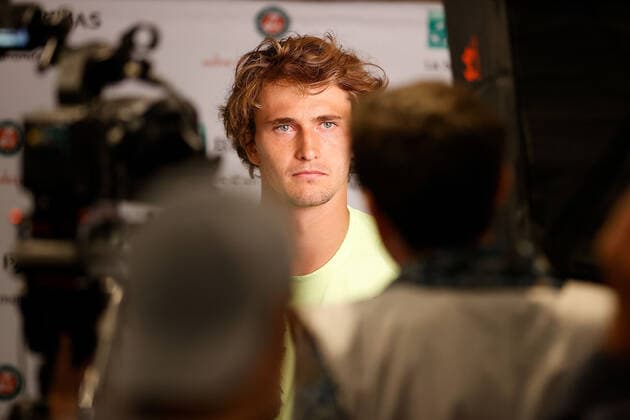 20.05.2022, Tennis, French Open 2022 Roland-Garros, FRA, Paris, Roland Garros, Pressekonferenz Bild: v. li. Alexander Zverev (DEU) Copyright: HMBxMedia AntonioxBorga