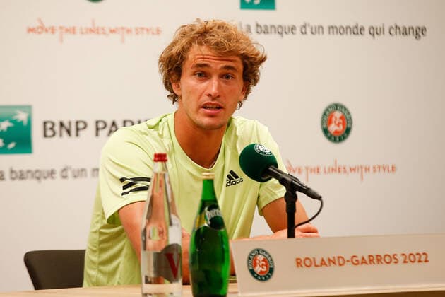 20.05.2022, Tennis, French Open 2022 Roland-Garros, FRA, Paris, Roland Garros, Pressekonferenz Bild: v. li. Alexander Zverev (DEU) Copyright: HMBxMedia AntonioxBorga
