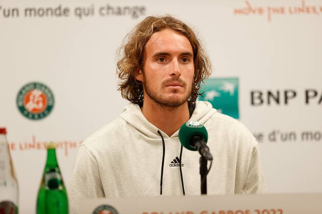20.05.2022, Tennis, French Open 2022 Roland-Garros, FRA, Paris, Roland Garros, Pressekonferenz Bild: v. li. Stefanos TSITSIPAS (GRE) Copyright: HMBxMedia AntonioxBorga
