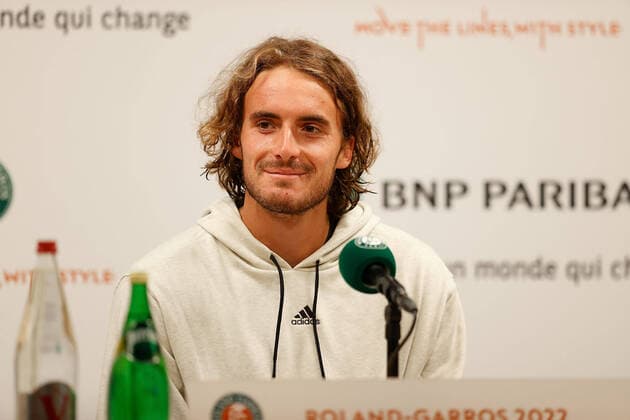 20.05.2022, Tennis, French Open 2022 Roland-Garros, FRA, Paris, Roland Garros, Pressekonferenz Bild: v. li. Stefanos TSITSIPAS (GRE) Copyright: HMBxMedia AntonioxBorga
